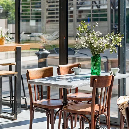 Le Hüb Apartahotel