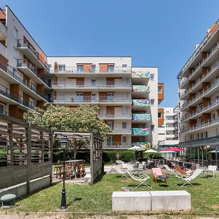 Le Hüb Apartahotel