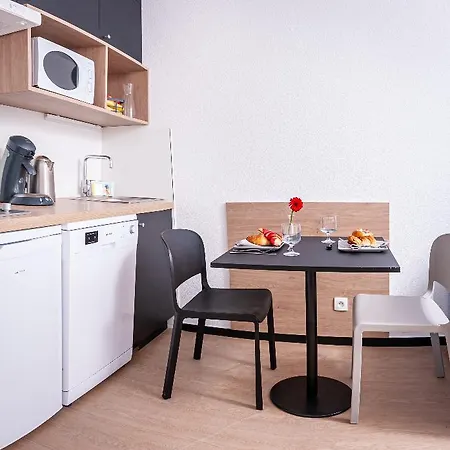Apparthotel Le Hueb Grenoble Hotel 3*